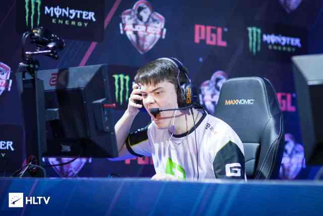 他在训练中 他在训练中