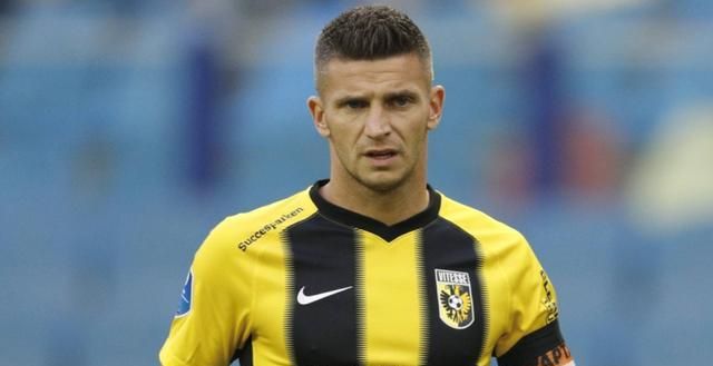 他既能承担 他既能承担